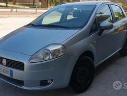 Grigio Usata 2010 Fiat Grande Punto Due volumi | 3800 € (Buon prezzo)