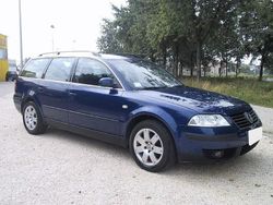Blu Usata 2002 VW Passat Tre volumi | 1950 € (Cara)