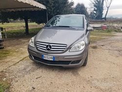 Grigio Usata 2008 Mercedes B180 Monovolume | 3800 € (Buon prezzo)