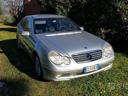 Grigio Usata 2003 Mercedes 220 Avantgarde Coupé | 3000 €