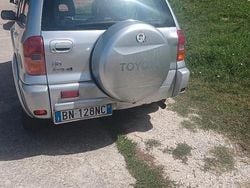 Grigio Usata 2000 Toyota RAV4 Sol SUV | 4500 € (Buon prezzo)