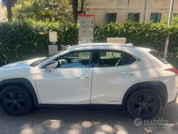 Usata 2020 Lexus UX 250h SUV | 19.000 €