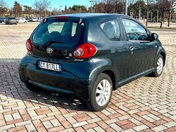 Grigio Usata 2005 Toyota Aygo Due volumi | 2200 € (Buon prezzo)