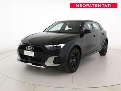 Nero mito metallizzato Nuova 2025 Audi A1 Business Tre volumi | 34.200 € (Molto cara)