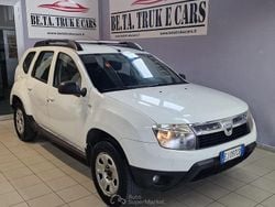 Bianco Usata 2011 Dacia Duster Lauréate SUV | 7200 € (Buon prezzo)