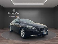 Nero Usata 2015 Volvo V40 Momentum Tre volumi | 6500 € (Buon prezzo)
