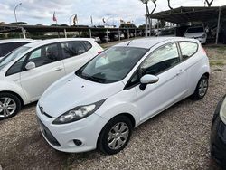 Bianco Usata 2010 Ford Fiesta Tre volumi | 3000 € (Super prezzo)