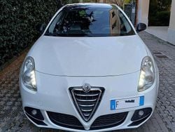 Usata 2012 Alfa Romeo Giulietta Tre volumi | 4000 € (Buon prezzo)