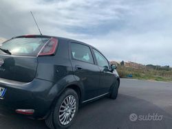 Grigio Usata 2012 Fiat Punto Lounge Due volumi | 2750 € (Ottimo prezzo)