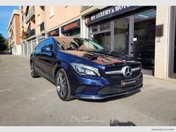 Blu/azzurro Usata 2017 Mercedes CLA220 Tre volumi | 17.950 € (Buon prezzo)
