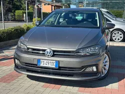 Grigio Usata 2018 VW Polo R-line Tre volumi | 10.990 € (Buon prezzo)