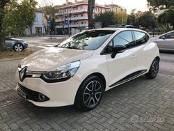 Beige Usata 2015 Renault Clio IV Zen Tre volumi | 7600 € (Buon prezzo)
