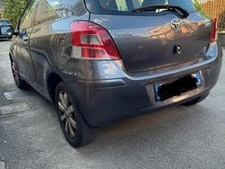 Grigio Usata 2011 Toyota Yaris Sol Due volumi | 3000 € (Ottimo prezzo)