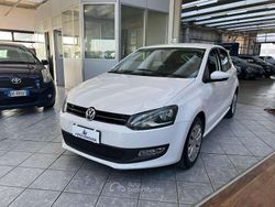 Bianco Usata 2014 VW Polo Comfortline Tre volumi | 5400 € (Buon prezzo)
