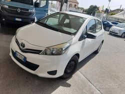 Bianco Usata 2011 Toyota Yaris Lounge Tre volumi | 4490 € (Ottimo prezzo)