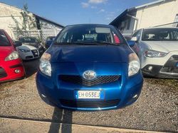 Blu/azzurro Usata 2011 Toyota Yaris Sol Tre volumi | 3990 € (Buon prezzo)