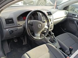 Grigio Usata 2008 VW Golf Tre volumi | 4800 € (Molto cara)