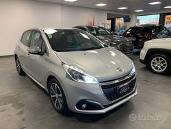 Grigio Usata 2018 Peugeot 208 Allure Due volumi | 9800 € (Buon prezzo)