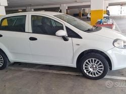 Bianco Usata 2017 Fiat Punto Due volumi | 5500 € (Buon prezzo)