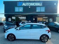 Saw atlas white pastello Usata 2023 Hyundai i20 Monovolume | 12.499 € (Buon prezzo)