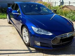 Blu/azzurro Usata 2015 Tesla Model S Tre volumi | 19.100 € (Buon prezzo)