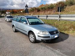 Blu Usata 2001 VW Passat Station wagon | 1800 € (Buon prezzo)