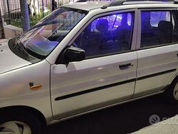 Grigio Usata 1999 Mazda Demio Due volumi | 690 €