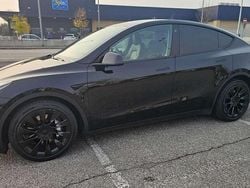 Nero Usata 2024 Tesla Model Y SUV | 35.000 € (Buon prezzo)