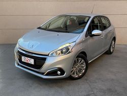 Argento Usata 2016 Peugeot 208 Due volumi | 6499 € (Ottimo prezzo)