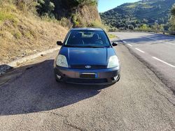 Usata 2005 Ford Fiesta Ambiente Due volumi | 1500 € (Buon prezzo)