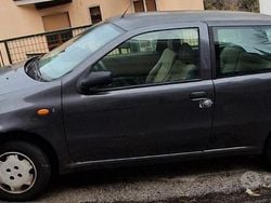 Grigio Usata 1995 Fiat Punto Due volumi | 1000 €