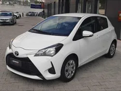 Bianco Usata 2020 Toyota Yaris Active Tre volumi | 13.200 € (Buon prezzo)