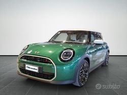 Verde Usata 2024 Mini Cooper Favoured Due volumi | 34.999 € (Buon prezzo)