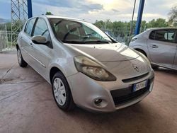 Argento Usata 2010 Renault Clio II Tre volumi | 4700 € (Buon prezzo)