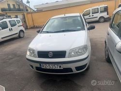 Usata 2004 Fiat Punto Tre volumi | 1500 € (Buon prezzo)