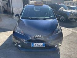 Blu Usata 2014 Toyota Aygo Connect Style Due volumi | 8499 € (Molto cara)