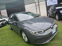 Grigio Usata 2021 VW Golf Style Tre volumi | 16.200 € (Super prezzo)