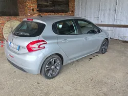 Usata 2015 Peugeot 208 Due volumi | 4500 € (Super prezzo)
