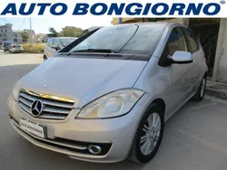 Marrone Usata 2009 Mercedes A180 Elegance Tre volumi | 4950 € (Molto cara)