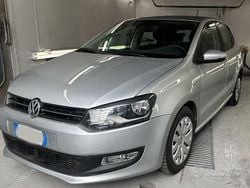 Grigio Usata 2012 VW Polo Tre volumi | 5850 € (Buon prezzo)