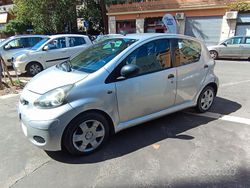 Argento Usata 2010 Toyota Aygo Connect Style Due volumi | 2500 € (Super prezzo)