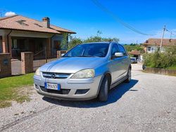 Grigio Usata 2004 Opel Corsa Due volumi | 1000 € (Buon prezzo)