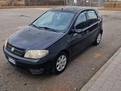 Nero Usata 2005 Fiat Punto Tre volumi | 1750 € (Buon prezzo)