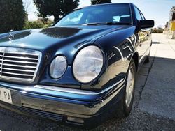 Blu/azzurro Usata 1996 Mercedes E320 Avantgarde Tre volumi | 10.500 €