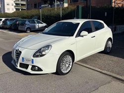 Bianco Usata 2015 Alfa Romeo Giulietta Progression Tre volumi | 8500 € (Buon prezzo)