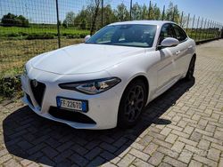 Bianco Usata 2017 Alfa Romeo Giulia Business Tre volumi | 16.500 € (Buon prezzo)