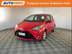 Rosso Usata 2017 Toyota Yaris Hybrid Active Tre volumi | 12.799 € (Buon prezzo)