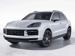 Argento dolomite metallizzato Usata 2024 Porsche Cayenne SUV | 104.900 € (Super prezzo)