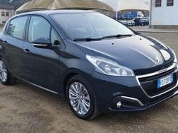 Grigio Usata 2016 Peugeot 208 Allure Due volumi | 6700 € (Buon prezzo)