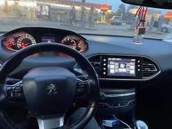 Usata 2014 Peugeot 308 Active Tre volumi | 5700 € (Buon prezzo)